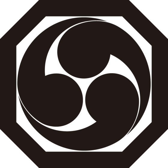 平隅切り角に右三つ巴紋